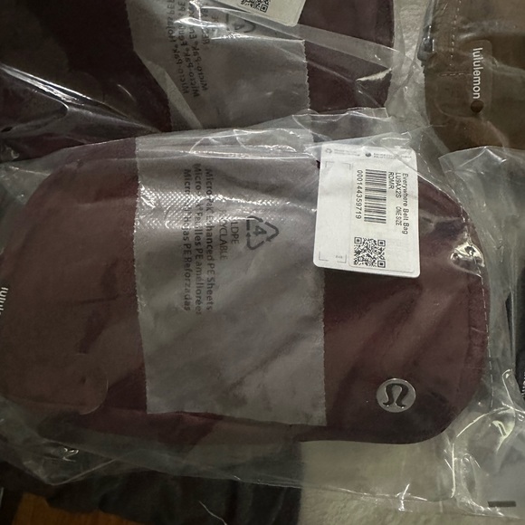 Lululemon everywhere belt bag - Picture 2 of 2